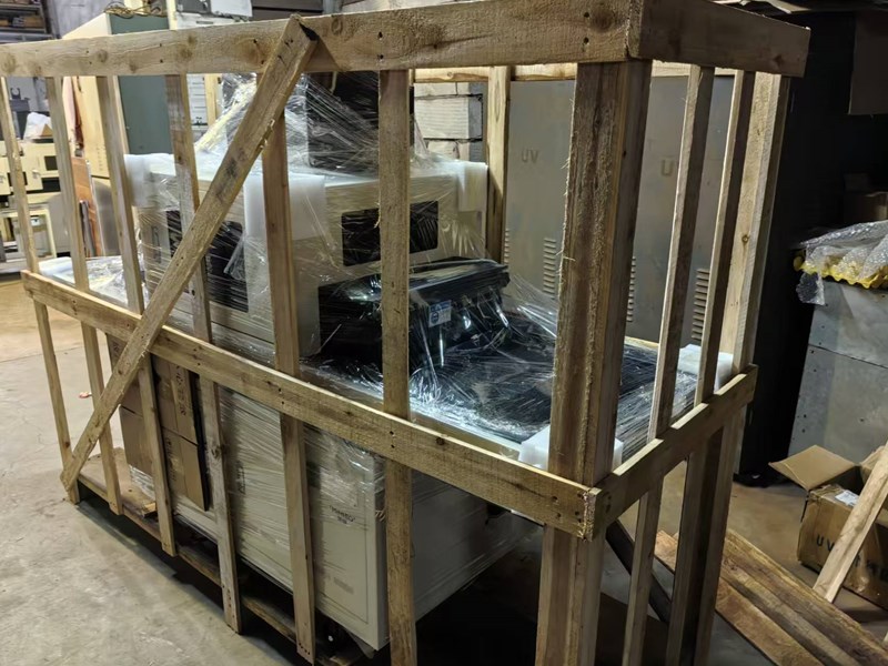 11月10日 立式UV固化机 成功交付浙江温州客户 4012-40L